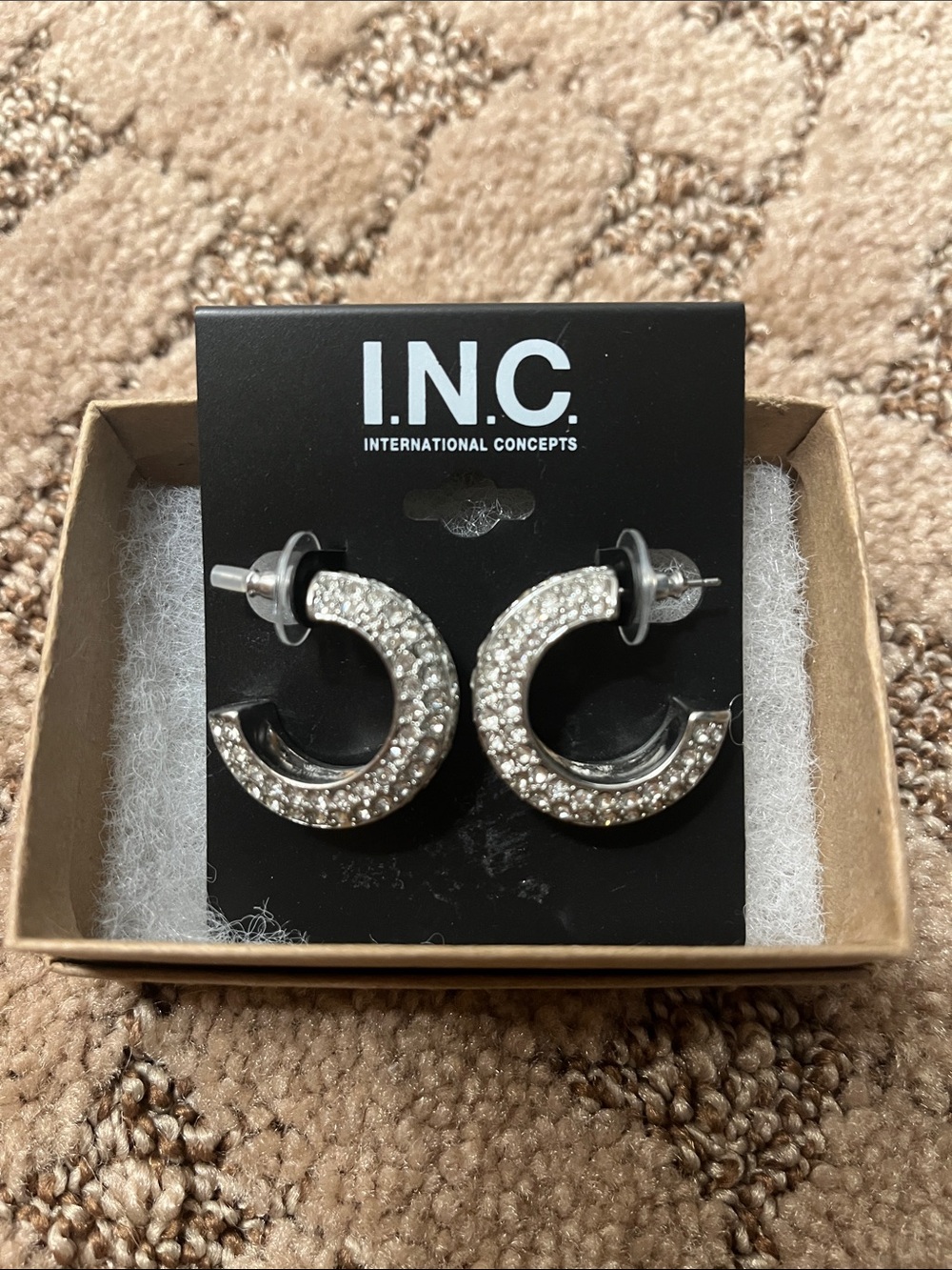 Rhinestone hoops w post 1”D